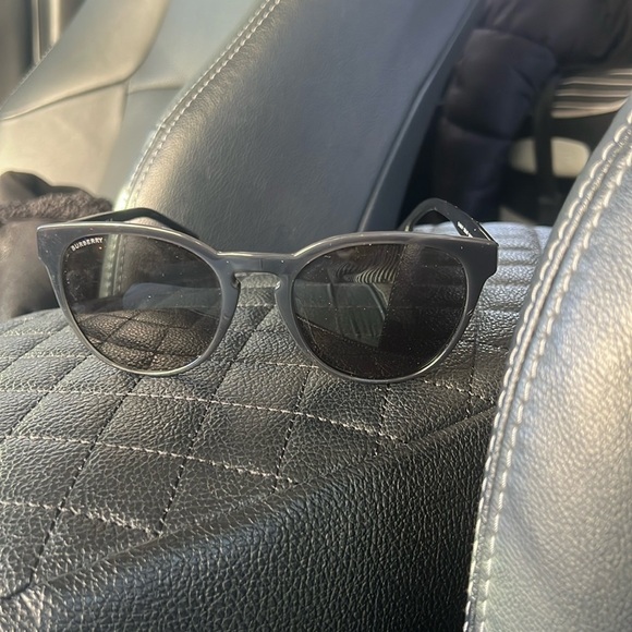 Authentic Burberry Sunglasses - Picture 2 of 10